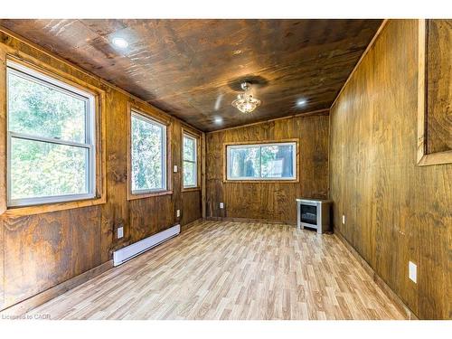 132 Tope Crescent, Hamilton, ON - Indoor Photo Showing Other Room