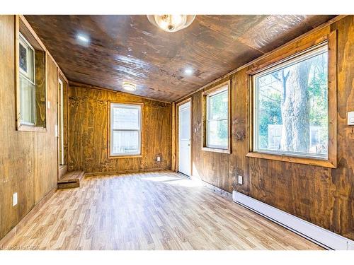 132 Tope Crescent, Hamilton, ON - Indoor Photo Showing Other Room