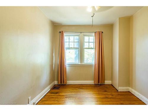 132 Tope Crescent, Hamilton, ON - Indoor Photo Showing Other Room