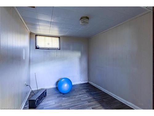 132 Tope Crescent, Hamilton, ON - Indoor Photo Showing Other Room