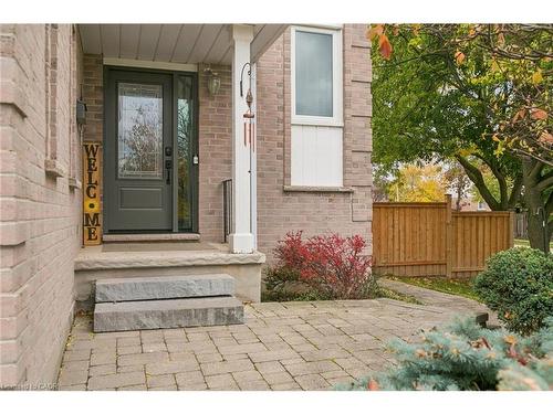 2210 Heidi Avenue, Burlington, ON - Outdoor