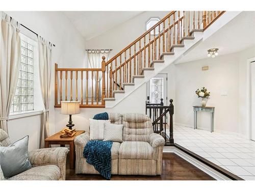 2210 Heidi Avenue, Burlington, ON - Indoor