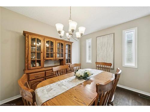 2210 Heidi Avenue, Burlington, ON - Indoor Photo Showing Dining Room