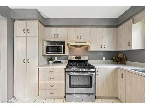 2210 Heidi Avenue, Burlington, ON - Indoor Photo Showing Kitchen