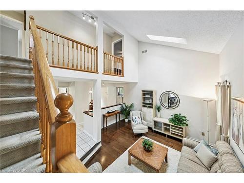 2210 Heidi Avenue, Burlington, ON - Indoor