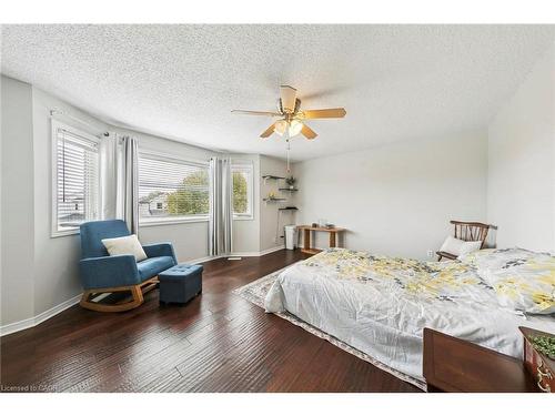 2210 Heidi Avenue, Burlington, ON - Indoor Photo Showing Bedroom