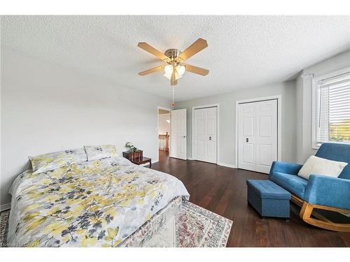 2210 Heidi Avenue, Burlington, ON - Indoor Photo Showing Bedroom
