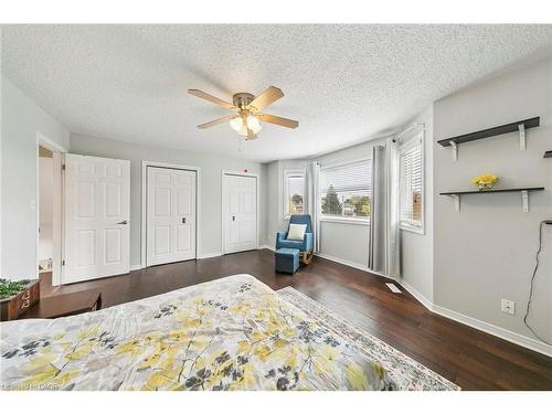 2210 Heidi Avenue, Burlington, ON - Indoor Photo Showing Bedroom