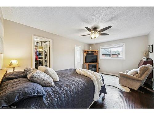 2210 Heidi Avenue, Burlington, ON - Indoor Photo Showing Other Room