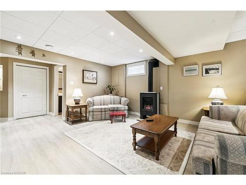 2210 Heidi Avenue, Burlington, ON - Indoor