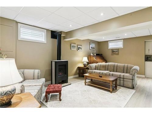 2210 Heidi Avenue, Burlington, ON - Indoor Photo Showing Basement