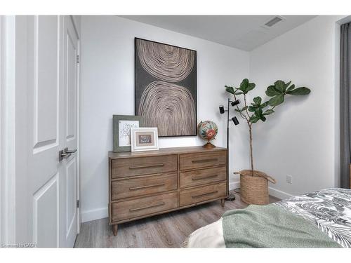602-50 Grand Avenue S, Cambridge, ON - Indoor Photo Showing Bedroom