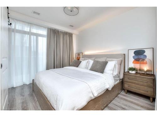 602-50 Grand Avenue S, Cambridge, ON - Indoor Photo Showing Bedroom