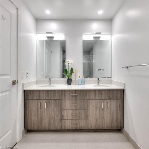 602-50 Grand Avenue S, Cambridge, ON - Indoor Photo Showing Bathroom