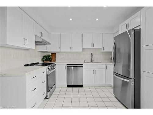 1107-5090 Pinedale Avenue, Burlington, ON - Indoor Photo Showing Kitchen With Stainless Steel Kitchen With Upgraded Kitchen