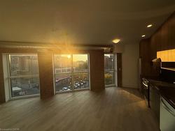 402-206 King Street W Hamilton, ON L8P 1A5