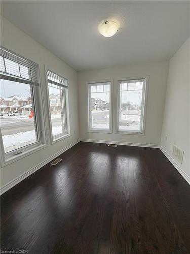 51 Pointer Street, Cambridge, ON - Indoor Photo Showing Other Room