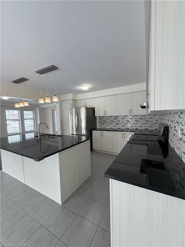 51 Pointer Street, Cambridge, ON - Indoor Photo Showing Kitchen