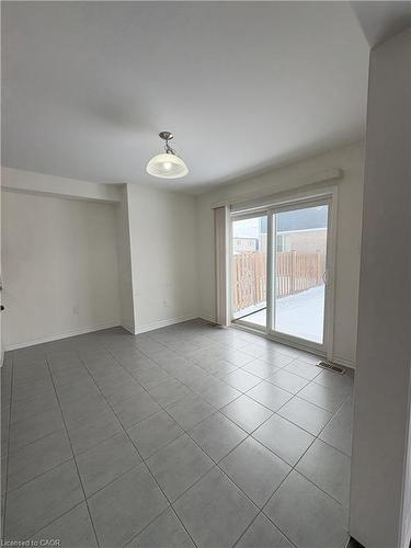 51 Pointer Street, Cambridge, ON - Indoor Photo Showing Other Room