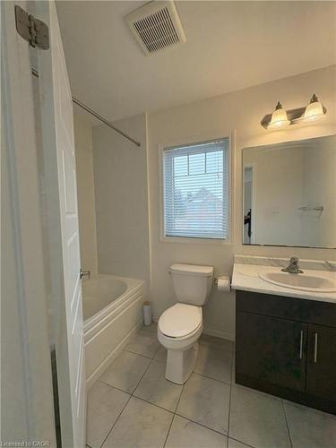 51 Pointer Street, Cambridge, ON - Indoor Photo Showing Bathroom