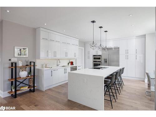 443 Seabourne Drive, Oakville, ON - Indoor Photo Showing Kitchen