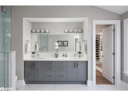 443 Seabourne Drive, Oakville, ON - Indoor Photo Showing Bathroom