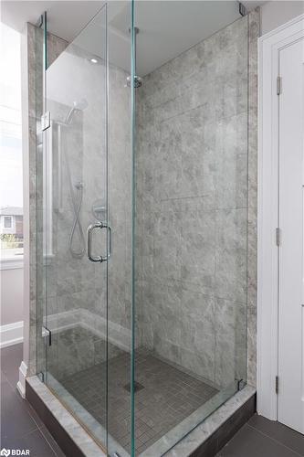 443 Seabourne Drive, Oakville, ON - Indoor Photo Showing Bathroom