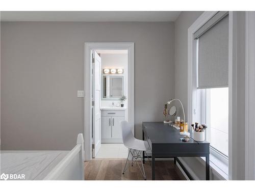 443 Seabourne Drive, Oakville, ON - Indoor