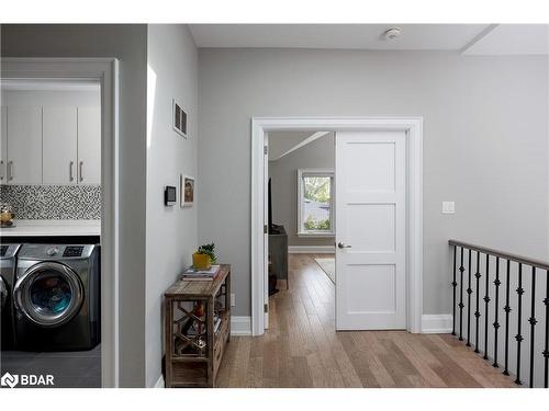 443 Seabourne Drive, Oakville, ON - Indoor Photo Showing Laundry Room