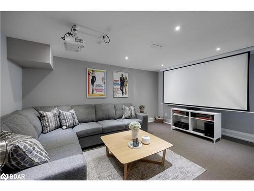 443 Seabourne Drive, Oakville, ON - Indoor Photo Showing Living Room