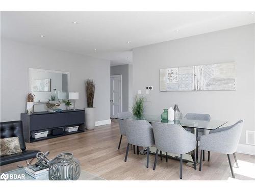 443 Seabourne Drive, Oakville, ON - Indoor