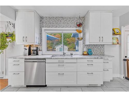1177 Bellview Street, Burlington, ON - Indoor Photo Showing Kitchen