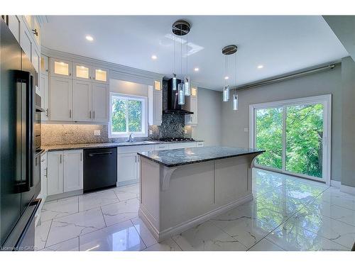 5-1261 Mohawk Road W, Ancaster, ON - Indoor Photo Showing Kitchen With Upgraded Kitchen
