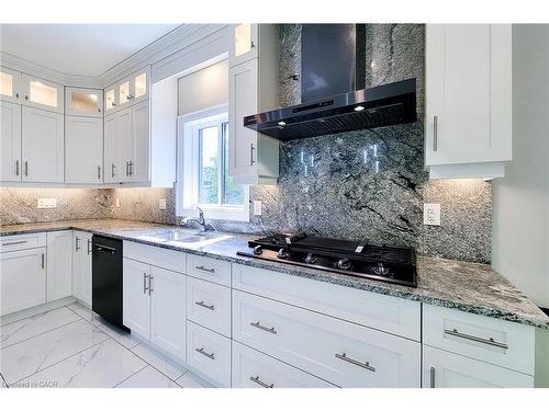 5-1261 Mohawk Road W, Ancaster, ON - Indoor Photo Showing Kitchen With Double Sink With Upgraded Kitchen