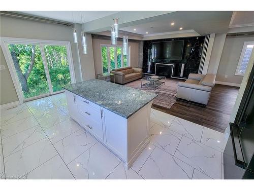 5-1261 Mohawk Road W, Ancaster, ON - Indoor