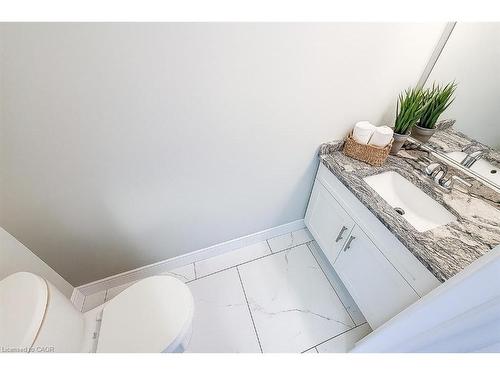 5-1261 Mohawk Road W, Ancaster, ON - Indoor Photo Showing Bathroom