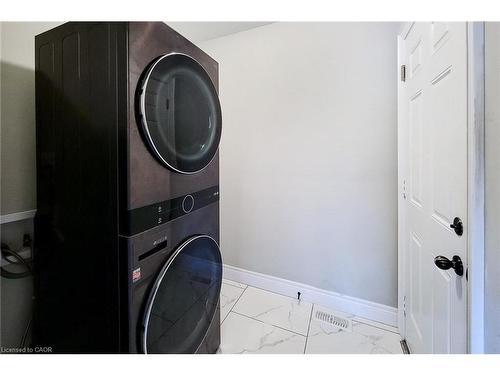 5-1261 Mohawk Road W, Ancaster, ON - Indoor Photo Showing Laundry Room