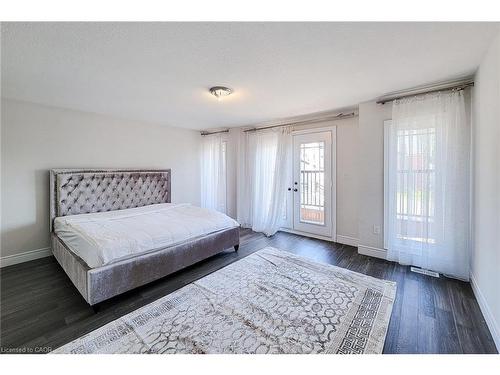 5-1261 Mohawk Road W, Ancaster, ON - Indoor Photo Showing Bedroom