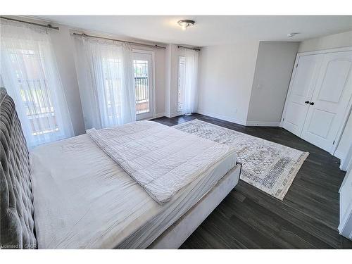 5-1261 Mohawk Road W, Ancaster, ON - Indoor Photo Showing Bedroom