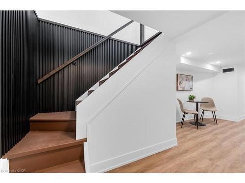 20 Hill Street, Hamilton, ON - Indoor Photo Showing Other Room