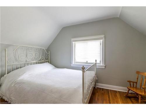 20 West 1St Street, Hamilton, ON - Indoor Photo Showing Bedroom