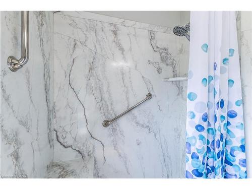 20 West 1St Street, Hamilton, ON - Indoor Photo Showing Bathroom