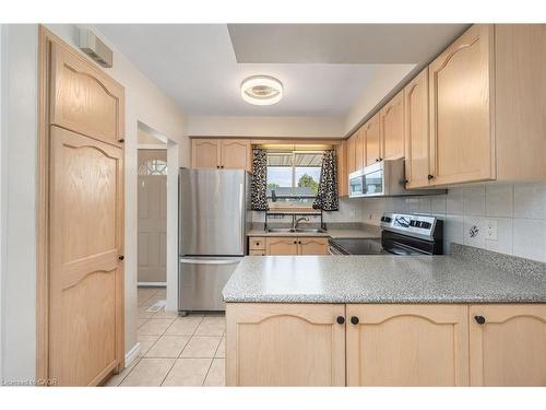 60 Champlain Avenue, Hamilton, ON - Indoor Photo Showing Kitchen With Double Sink