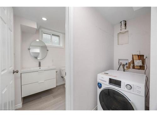 60 Champlain Avenue, Hamilton, ON - Indoor Photo Showing Laundry Room