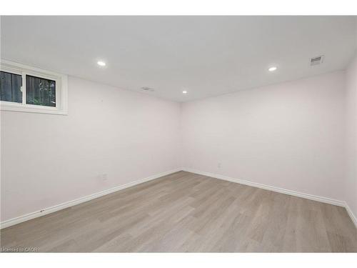 60 Champlain Avenue, Hamilton, ON - Indoor Photo Showing Other Room