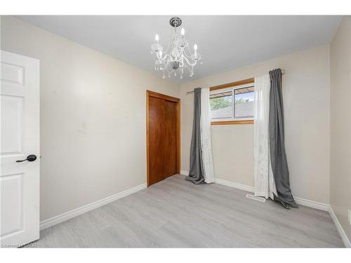 60 Champlain Avenue, Hamilton, ON - Indoor Photo Showing Other Room