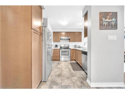 77W-77 Westminster Crescent, Fergus, ON - Indoor Photo Showing Kitchen