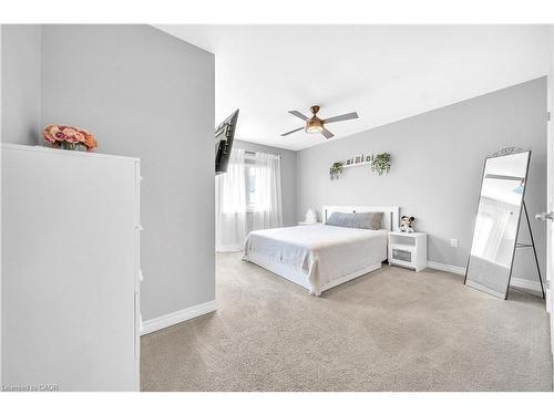 77W-77 Westminster Crescent, Fergus, ON - Indoor Photo Showing Bedroom