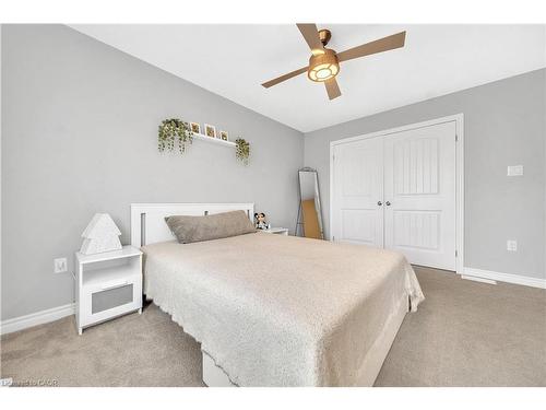 77W-77 Westminster Crescent, Fergus, ON - Indoor Photo Showing Bedroom