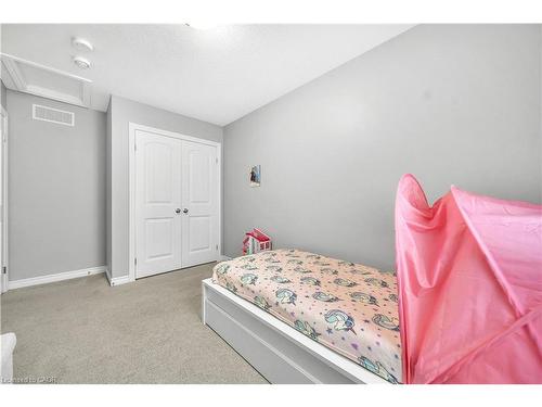 77W-77 Westminster Crescent, Fergus, ON - Indoor Photo Showing Bedroom